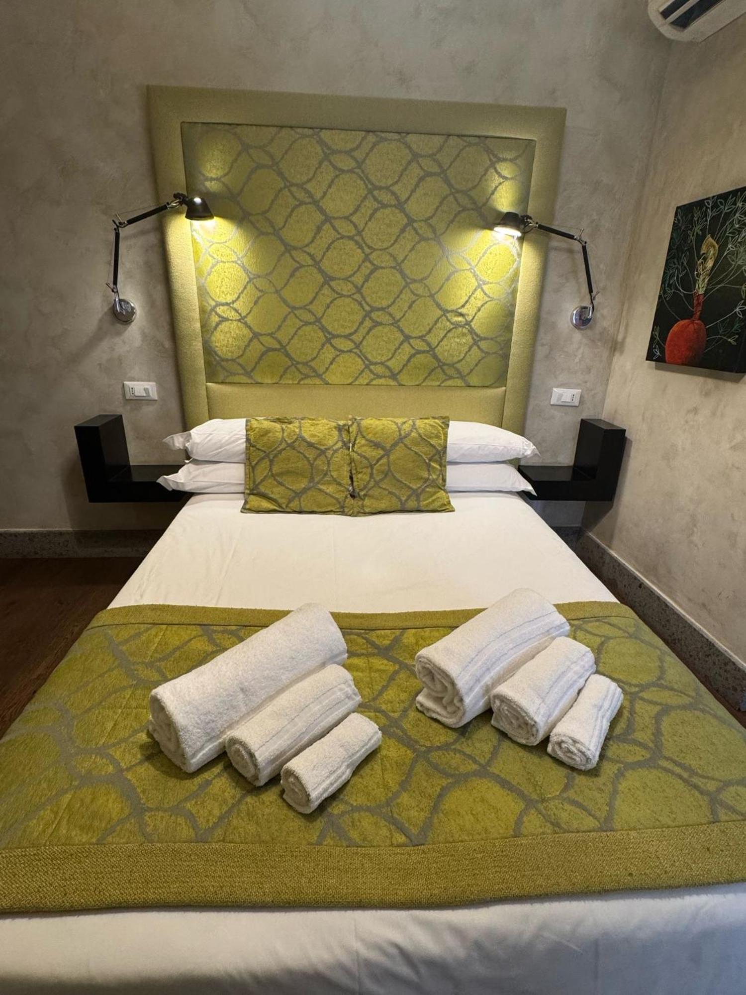 Pantheon Luxury Suite Rome Bagian luar foto